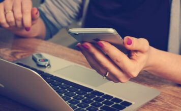 Co ile można kupić telefon na firmę?